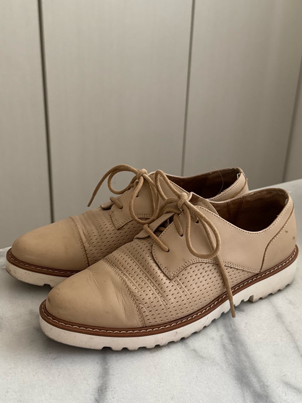 14th & Union Beige/Tan Perforated Lace-Up Women's Oxfords